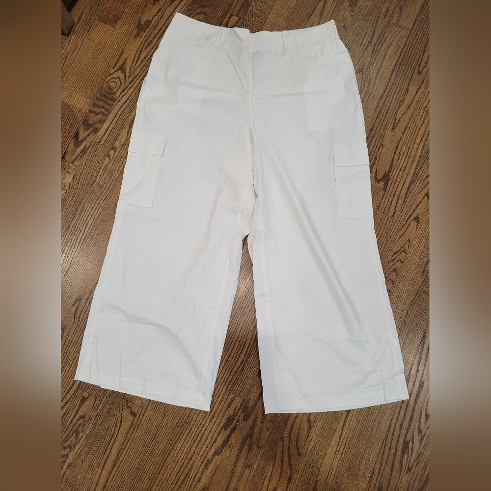 Pull-On Linen Straight Leg Cargo Pant